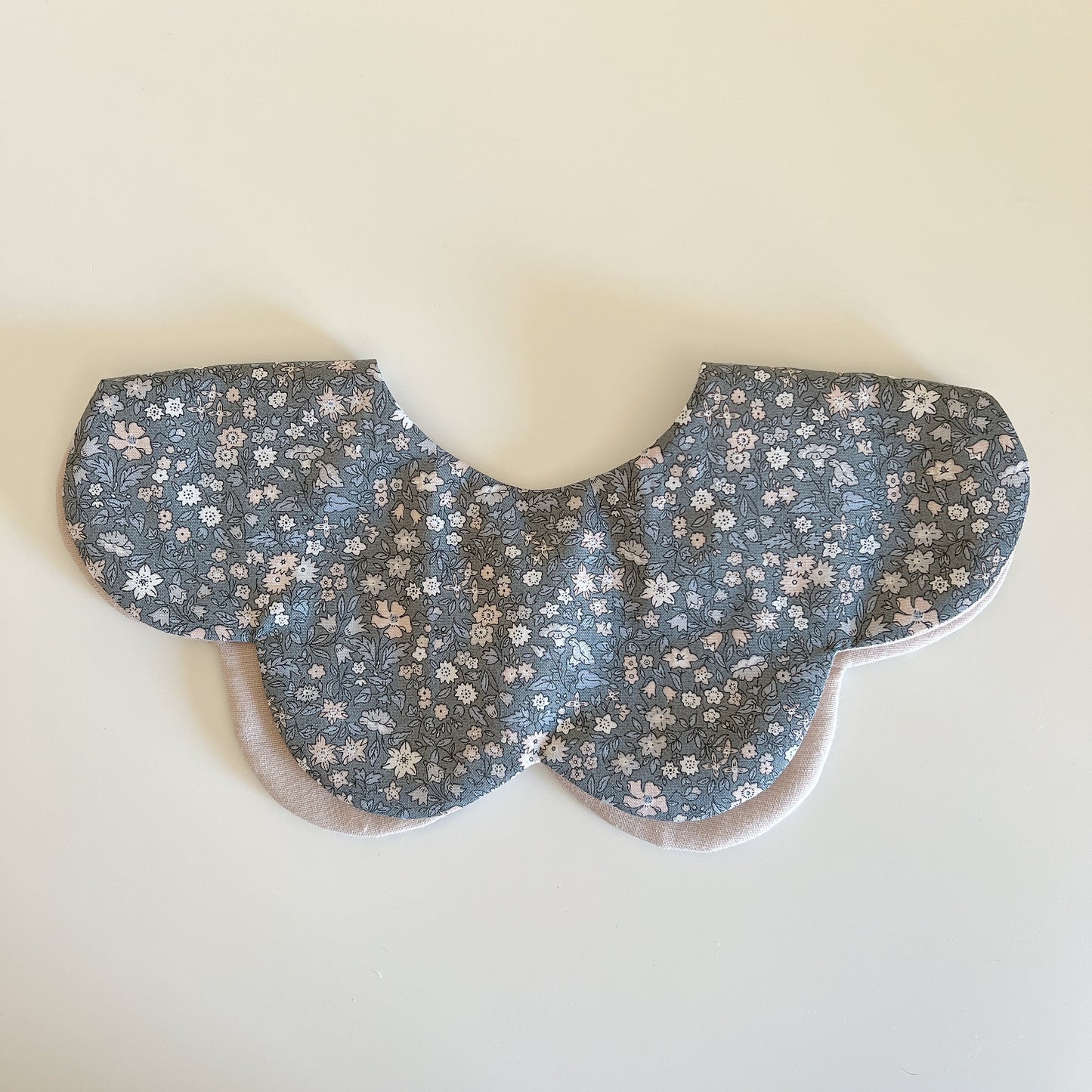 Little Cloud Bib-Beige