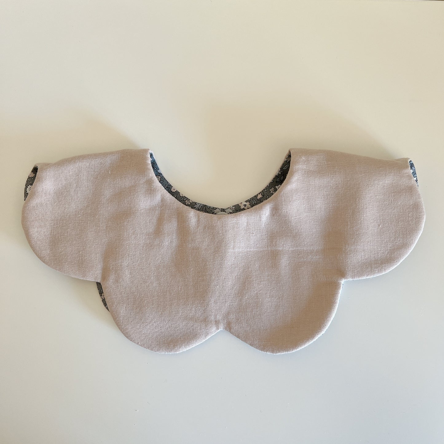 Little Cloud Bib-Beige