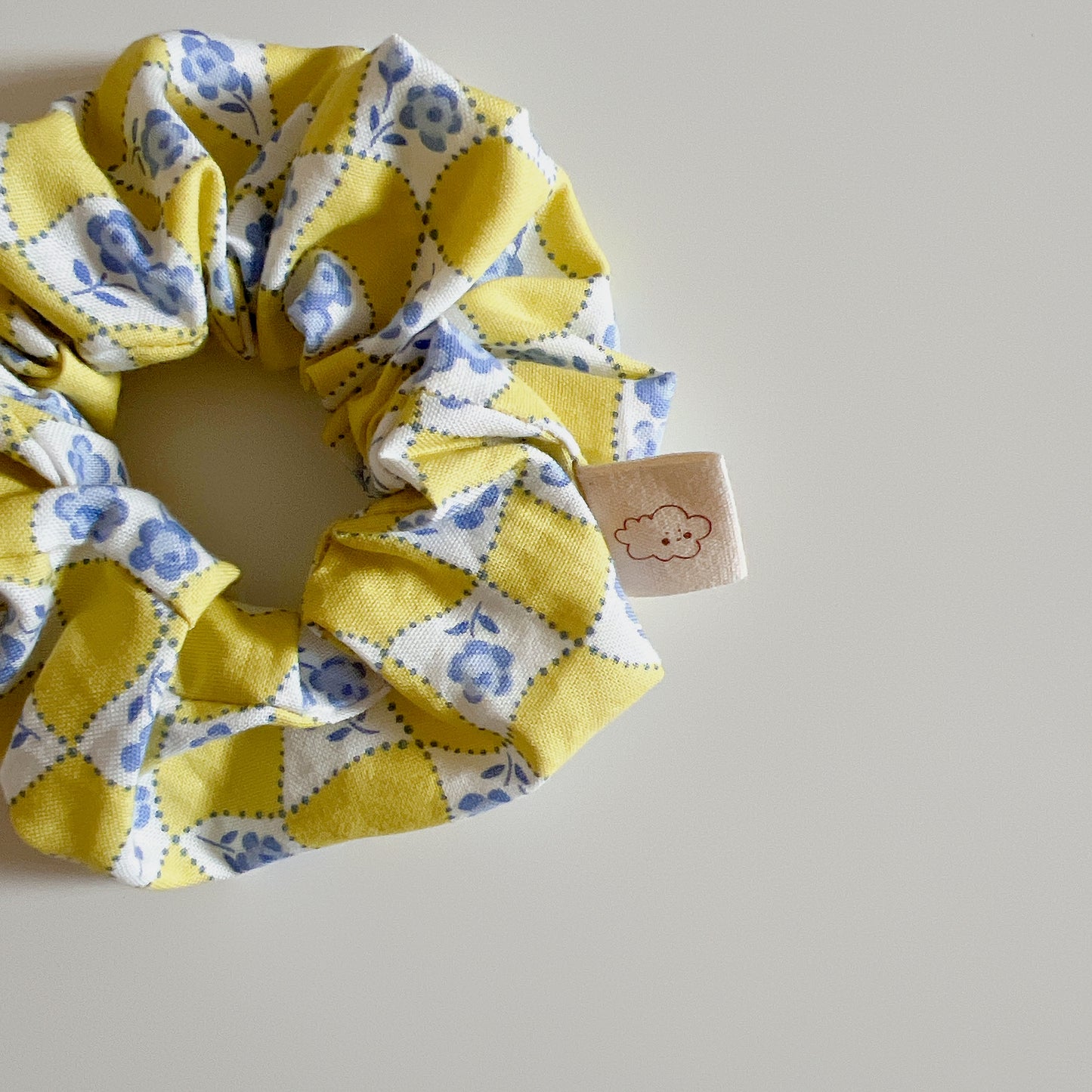 Basic Scrunchie Yellow Garden